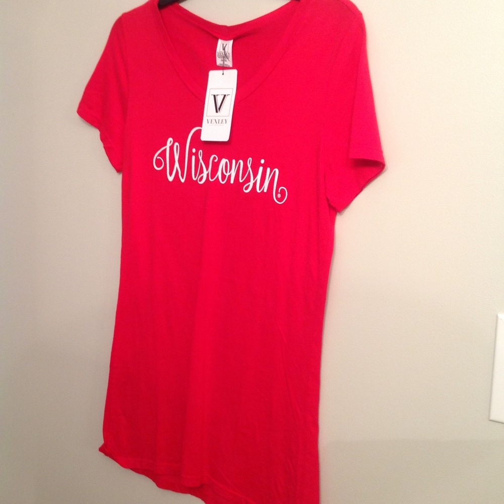 New Venley women's Wisconsin Joelle Tee Small